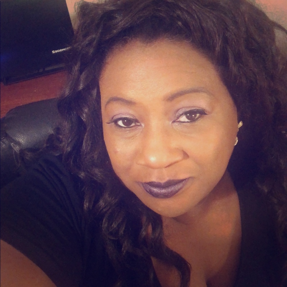Meet your Posher, Cynthia